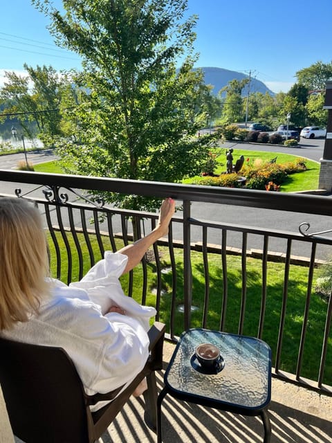 Patio, View (from property/room), Balcony/Terrace, Mountain view