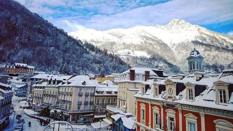 Chaleureux et confortable 8 pers plein centre Appartement in Cauterets