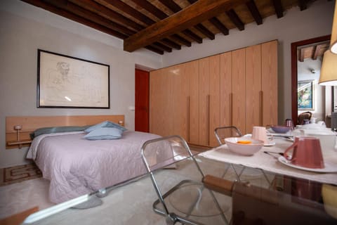 Seating area, Bedroom