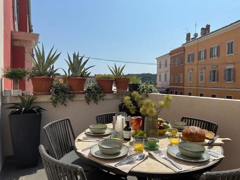 View (from property/room), Balcony/Terrace, Breakfast