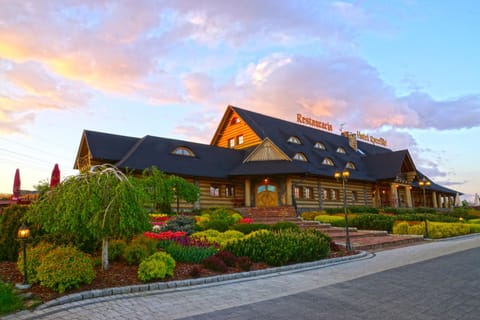 Property building, Spring, Garden