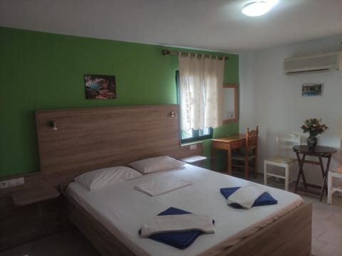 Albatross Apartment hotel in Samos, Greece