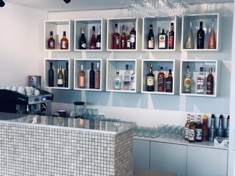 Lounge or bar, Drinks