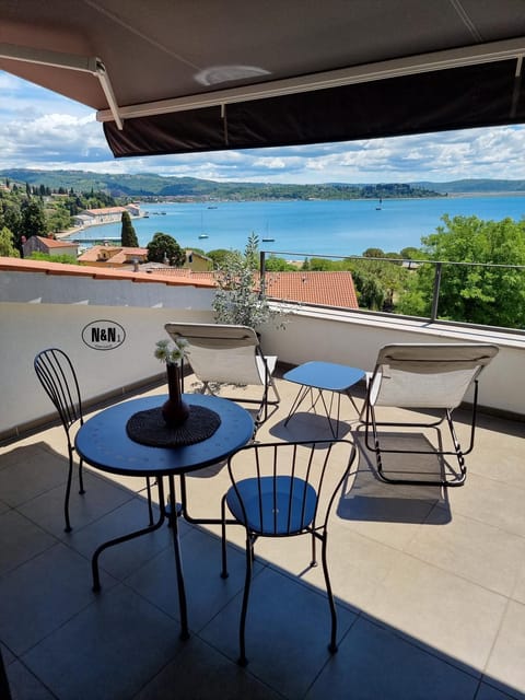 Patio, Day, Natural landscape, View (from property/room), Balcony/Terrace, Seating area, Dining area, Sea view
