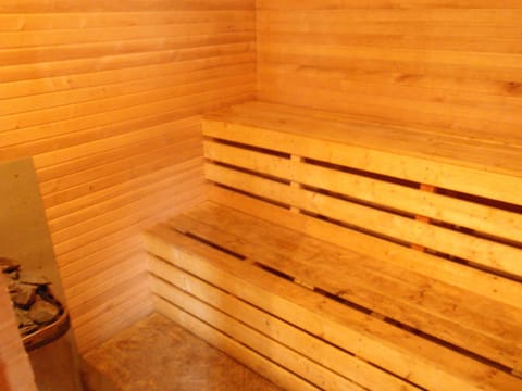 Sauna, Area and facilities, Entertainment