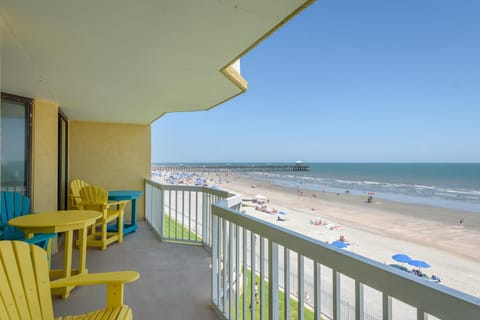 320 COV - Relaxing Oceanfront Villa - Unbeatable Views Haus in Folly Beach