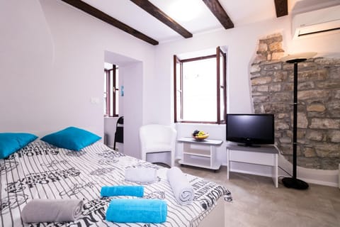 Living room, Seating area, Bedroom