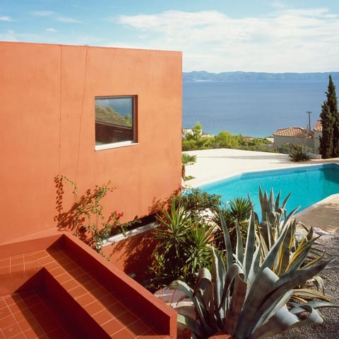 Pool view, Sea view