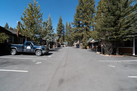 Red Wolf Lakeside Lodge Nature lodge in Tahoe Vista