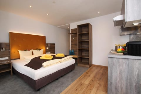 Kitchen or kitchenette, Photo of the whole room, Dining area, Bedroom