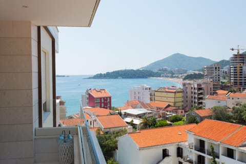 Apartment with sea view Condo in Budva Municipality