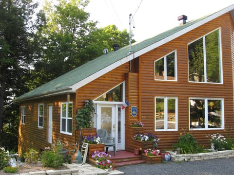 Le Gite A Margot House in Lac-Brome