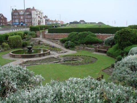 Sandcliff Guest House Bed and Breakfast in Cromer