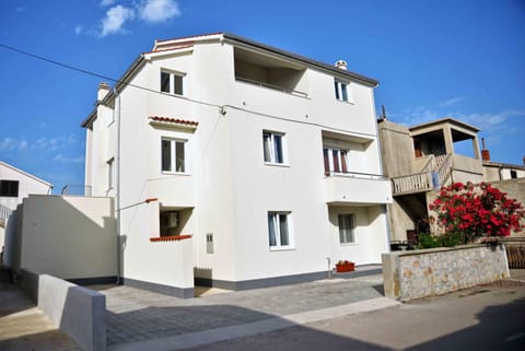Apartments Enida Eigentumswohnung in Murter