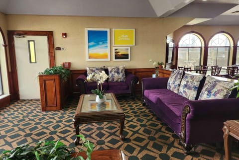 Days Inn & Suites by Wyndham Pasadena Hotel in Pasadena