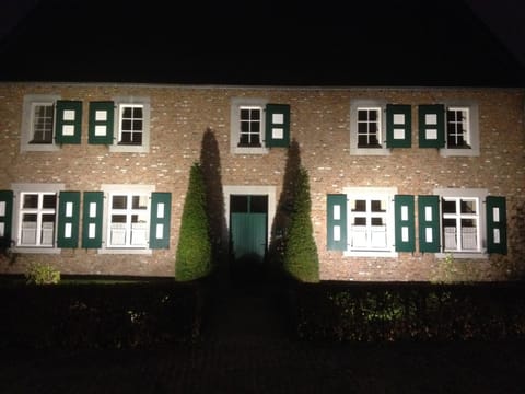 Facade/entrance, Night