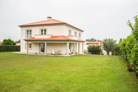 Property building, Garden, Balcony/Terrace