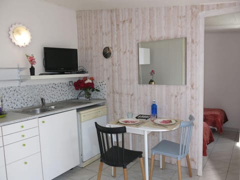 Holiday Home Roses Tremières by Interhome Casa in Talmont-Saint-Hilaire