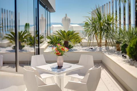 Posh Residence Luxury Suites Condo in Split