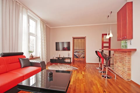 BaySide Apartments MainCity Condo in Gdansk