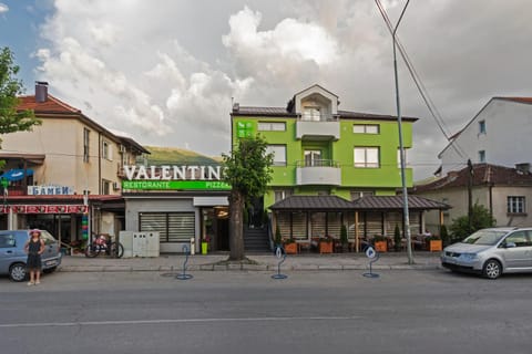 Property building, Nearby landmark, Neighbourhood