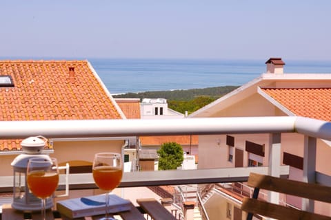 Ocean Terrace - Private Patio with BBQ & Sea view House in Nazaré