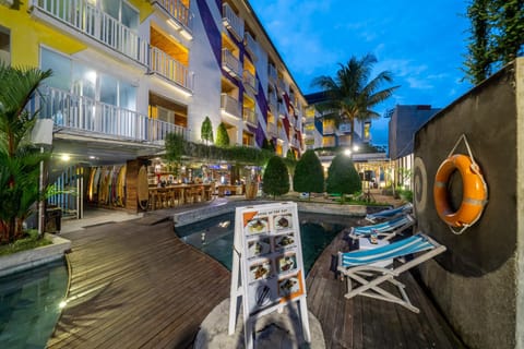 Bliss Surfer Hotel by Tritama Hospitality Hôtel in Kuta