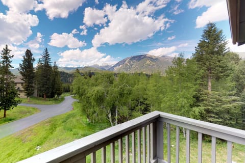 Hidden Village 700 House in Big Sky