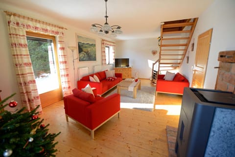 Living room, Photo of the whole room, Decorative detail