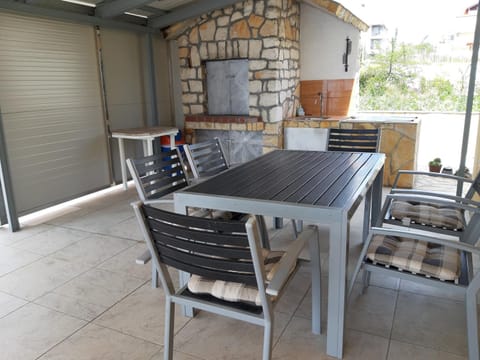 Patio, BBQ facilities, Balcony/Terrace