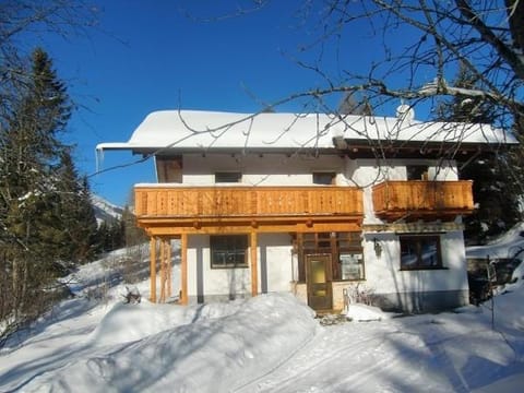 Property building, Facade/entrance, Winter