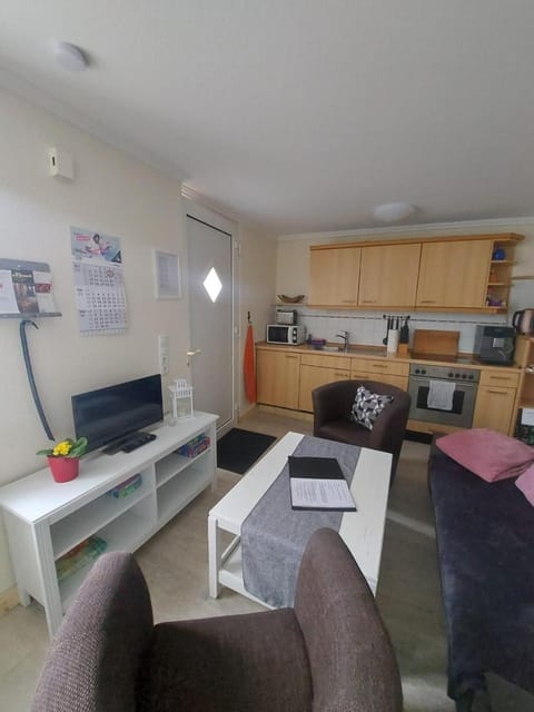 Photo of the whole room, Seating area