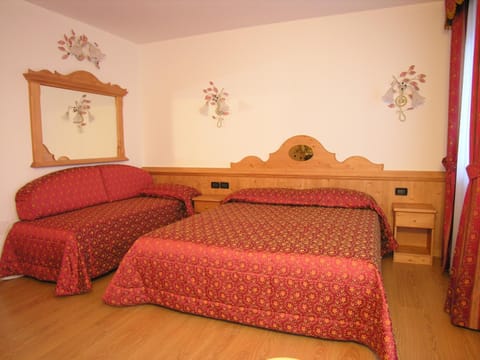 Bed, Seating area