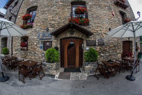 Facade/entrance, Balcony/Terrace