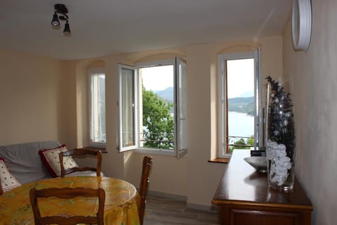 location vacances 5 place des moulieres Apartamento in Castellane