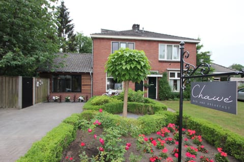 B & B Chawe Bed and Breakfast in Enschede
