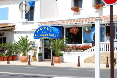 Le Dauphin Bleu Hôtel in Saintes-Maries-de-la-Mer