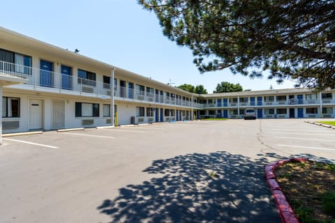 Motel 6-Redding, CA - Central Hotel in Redding