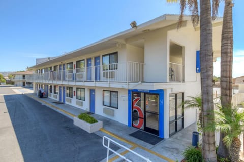 Motel 6-San Ysidro, CA - San Diego - Border Hotel in San Ysidro