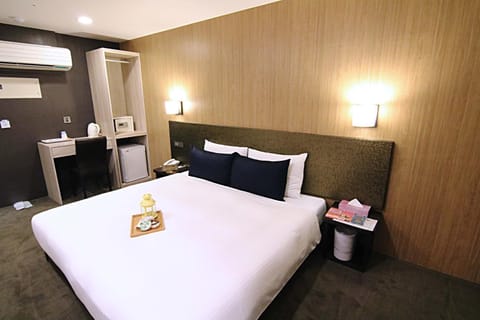 Hotel 6 - Wannien Hotel in Taipei City