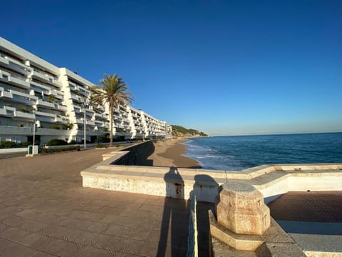 Facade/entrance, Beach