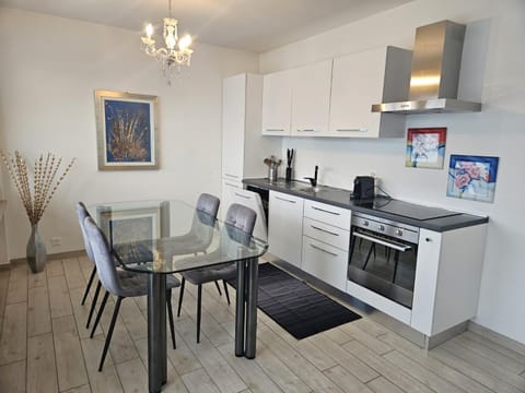 Belinda by Fewotessin Apartment in Locarno