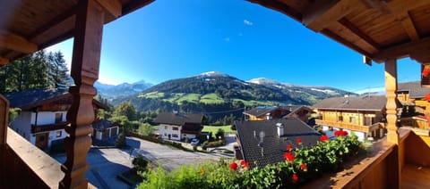 Balcony/Terrace, Autumn, Mountain view