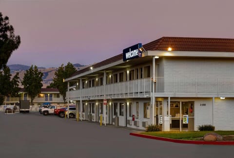 Motel 6-San Jose, CA - South Hotel in Evergreen