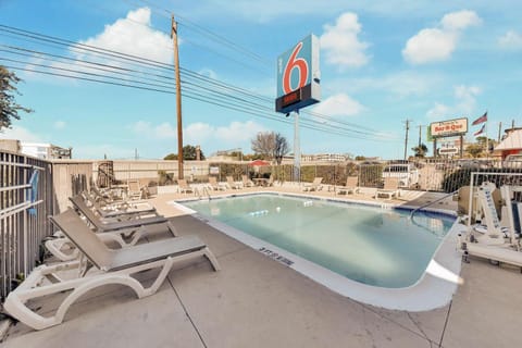 Motel 6-Austin, TX - South - Airport Hotel in Austin