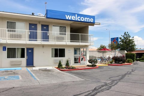Motel 6-Albuquerque, NM - Midtown Hotel in Albuquerque