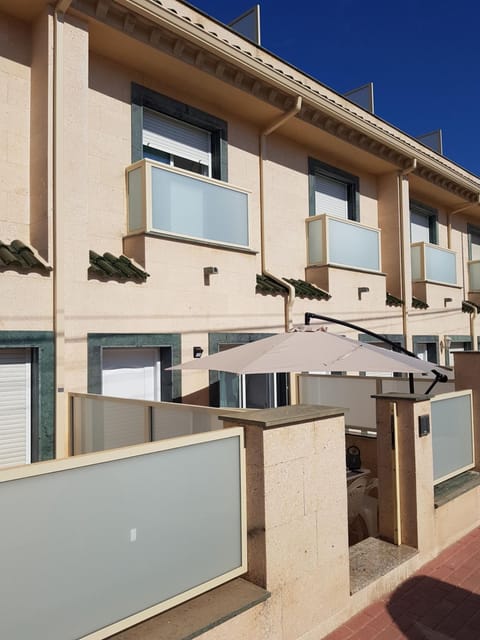 A un paso del mar La Mata House in Torre La Mata