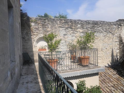 Bel Appartement Dans Cloitre Arbore Copropriété in Villeneuve-lès-Avignon