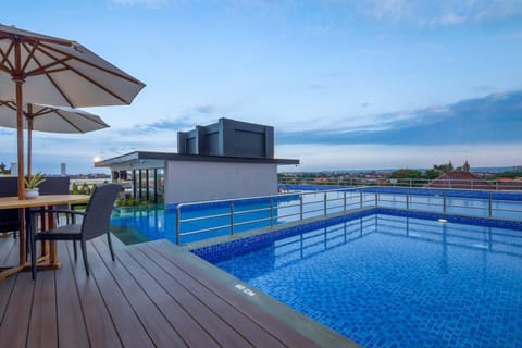 View (from property/room), Pool view, Swimming pool, sunbed