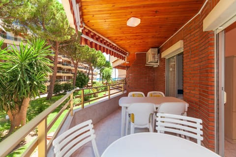 Balcony/Terrace, Dining area, Garden view